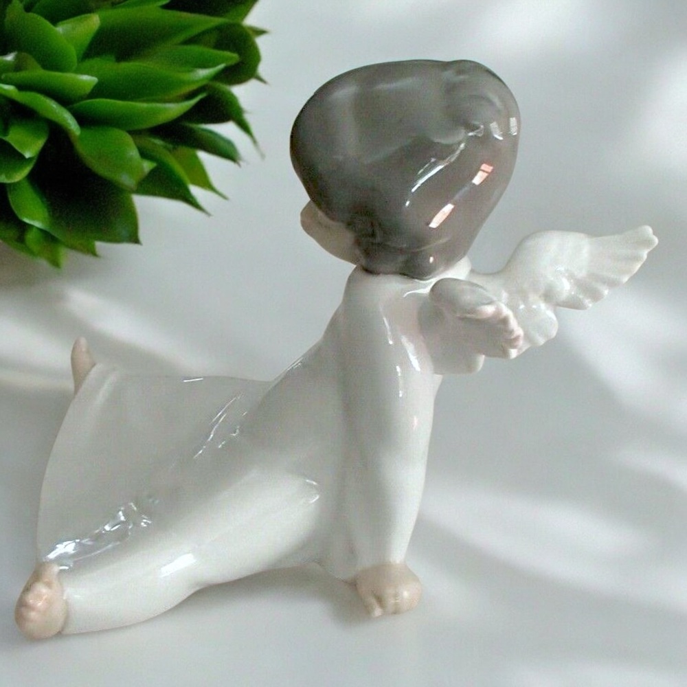 Retired Lladró Cherub Wondering Angel #4962 - Picture 13 of 16